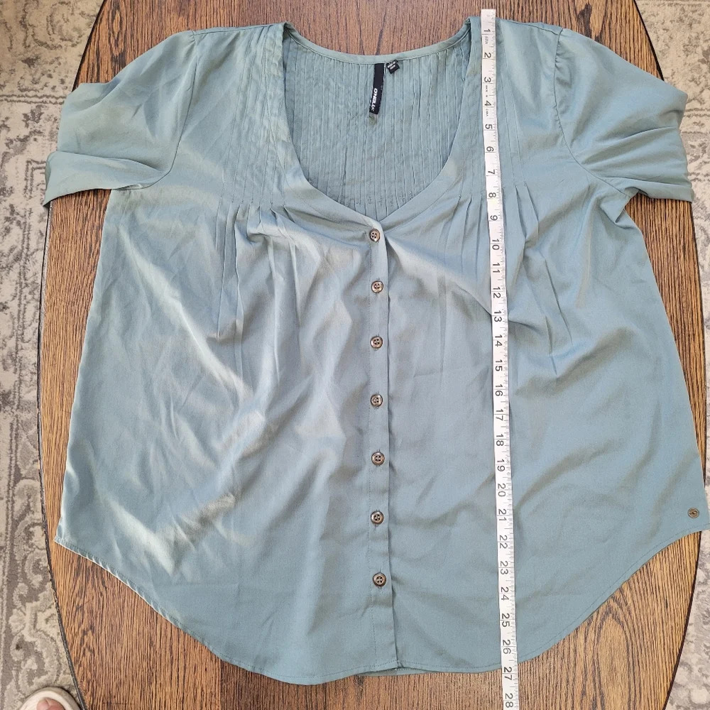 O'Neill Greenish Blue Deep V-neckline Button Down Blouse Size Women's Medium - Picture 8 of 10